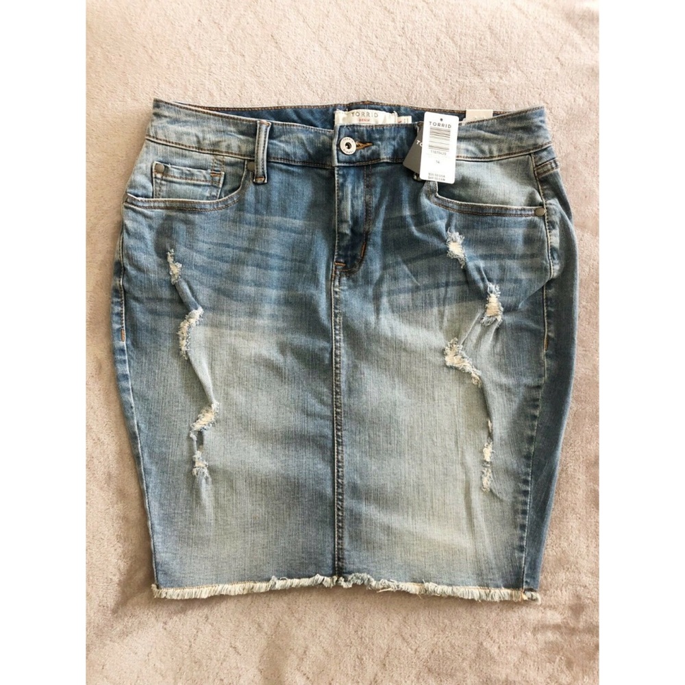 NWT Torrid Distressed Denim Mini Skirt Size 14